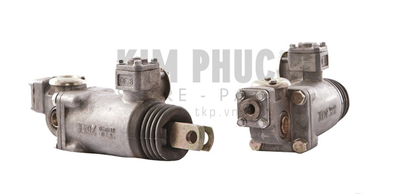 Xe Howo hỏng ở hộp số và côn - Tkp.vn 2 Xe Howo hỏng ở hộp số và côn - Tkp.vn